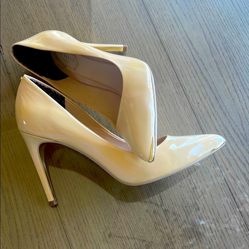 Ted Baker London Cream Heels